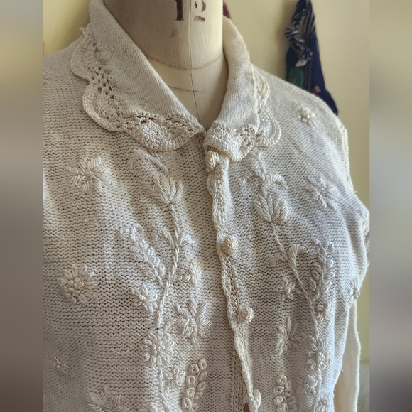 Vintage White Heirloom Collectables Cardigan - Picture 3 of 5
